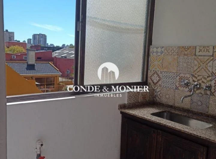 Venta, 3 ambientes al frente con balcon. Parque Chacabuco. 5