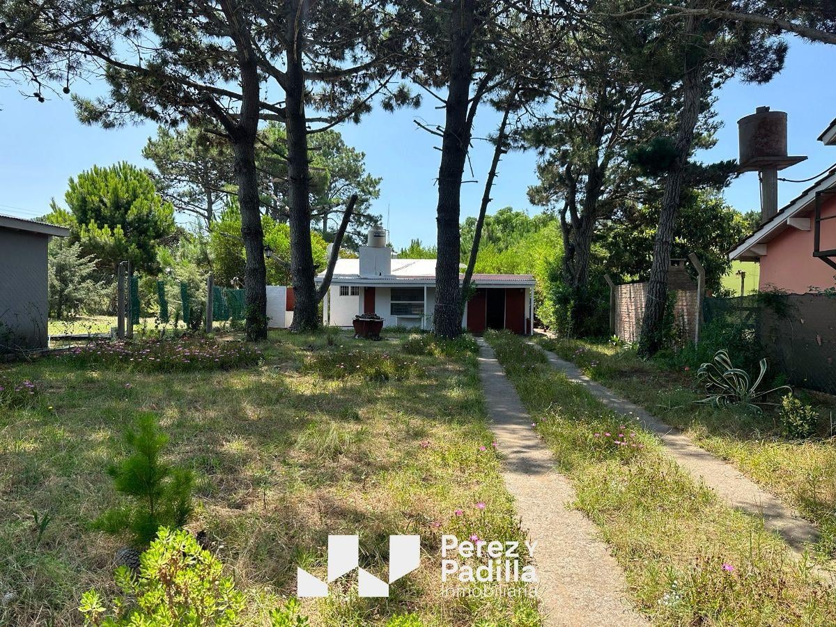 Casa s/ lote propio - a 5 cuadras del mar - lote con arboleda y nivel elevado