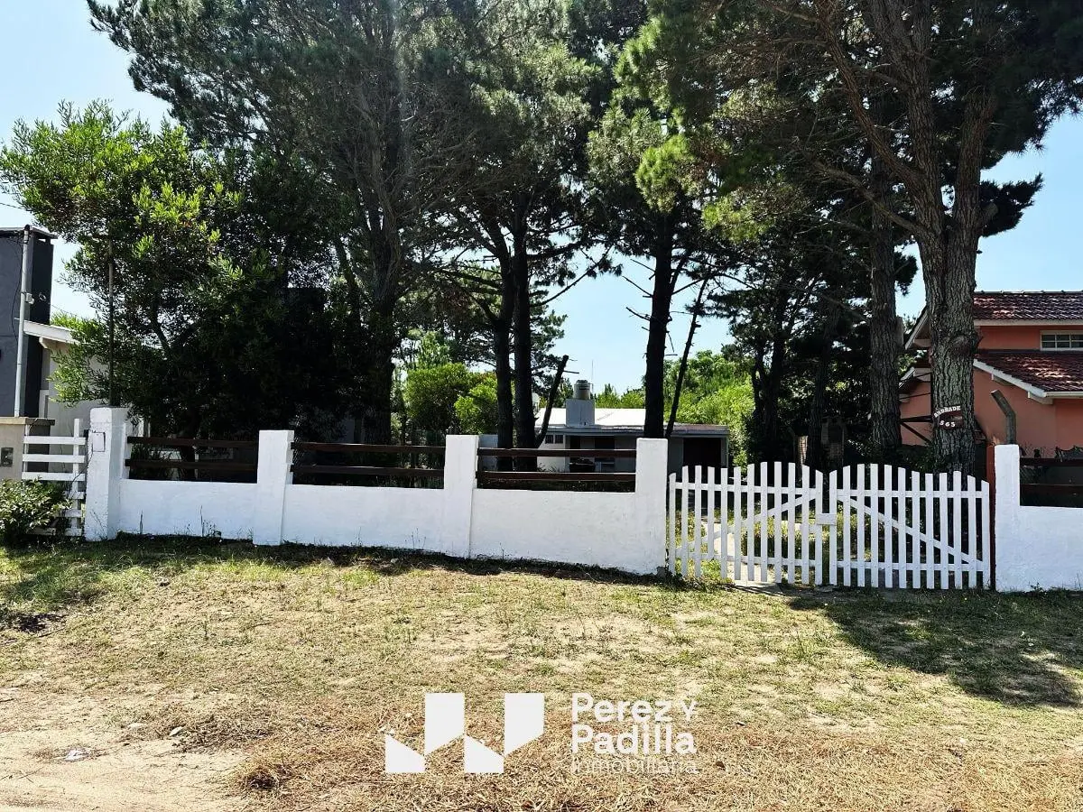Casa s/ lote propio - a 5 cuadras del mar - lote con arboleda y nivel elevado 2