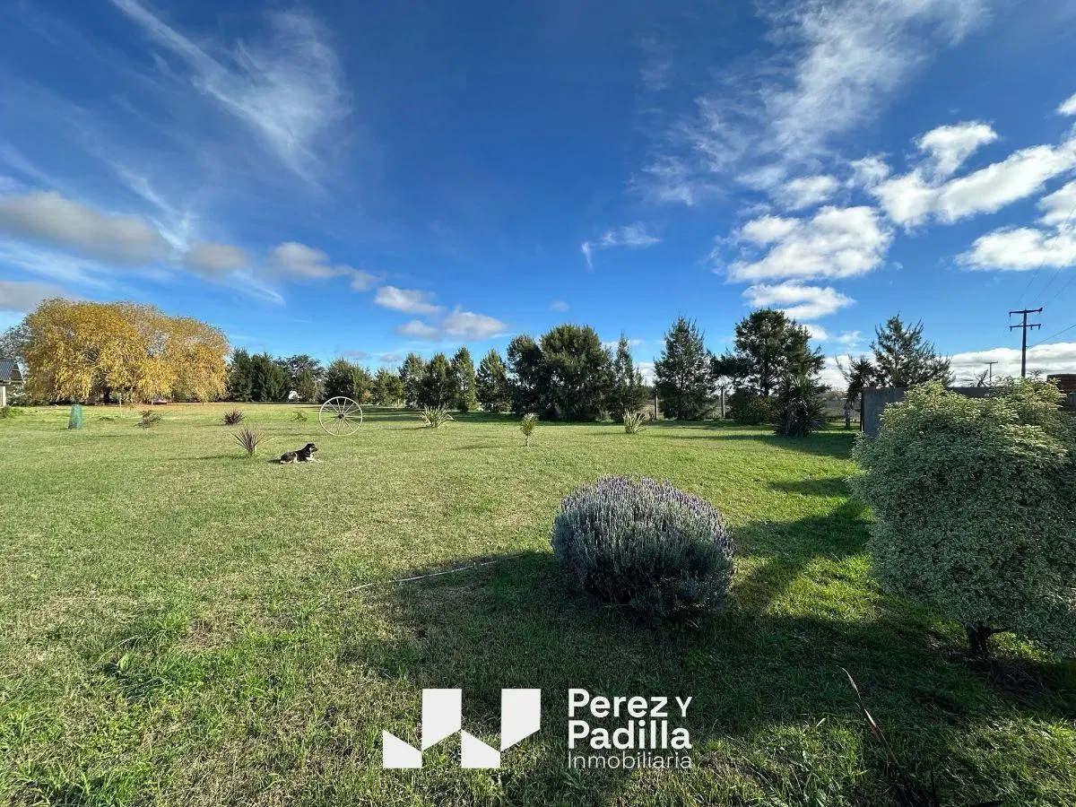 Ideal terreno de 3.750 M2 en La Esmeralda a 7 cuadras de Av. Galo - Pavón (lado Sur) 1