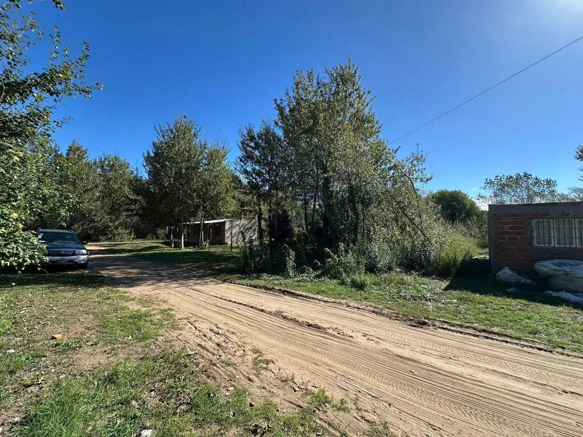 Terreno de 323 M2 - Paraje Pavon (Lado norte - garita 5) a una cuadra de Av. Galo 5
