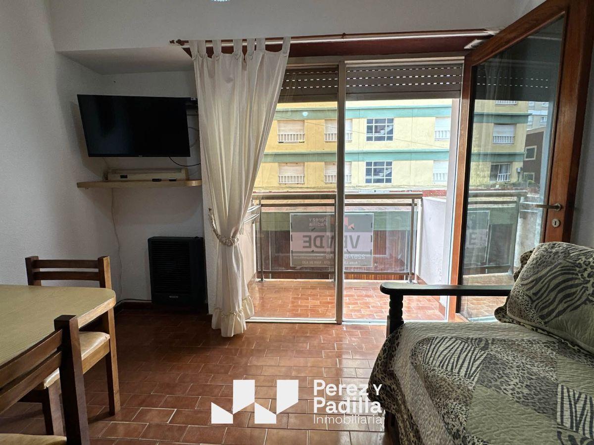 Foto de Impecable monoambiente amoblado c/ balcon vista al mar en pleno centro, imagen 2