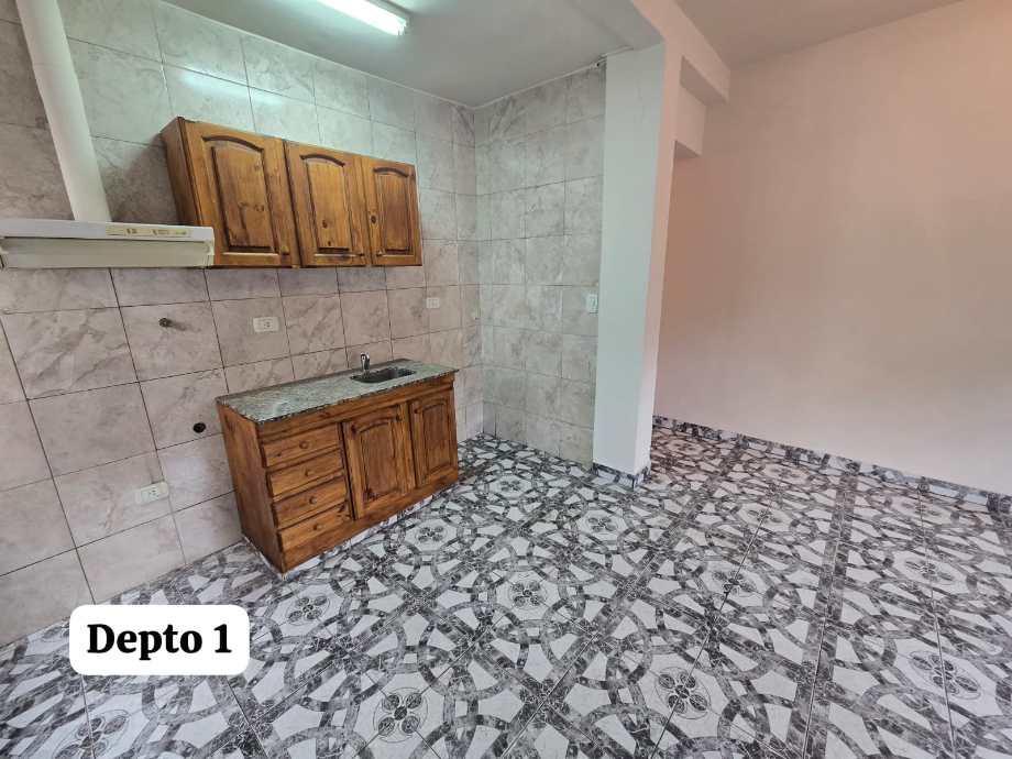 Venta en Block de Complejo con 4 Departamentos 3