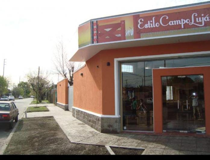 Local Comercial en Excelente Ubicacion en Zona Ituzaingó! OPORTUNIDAD!