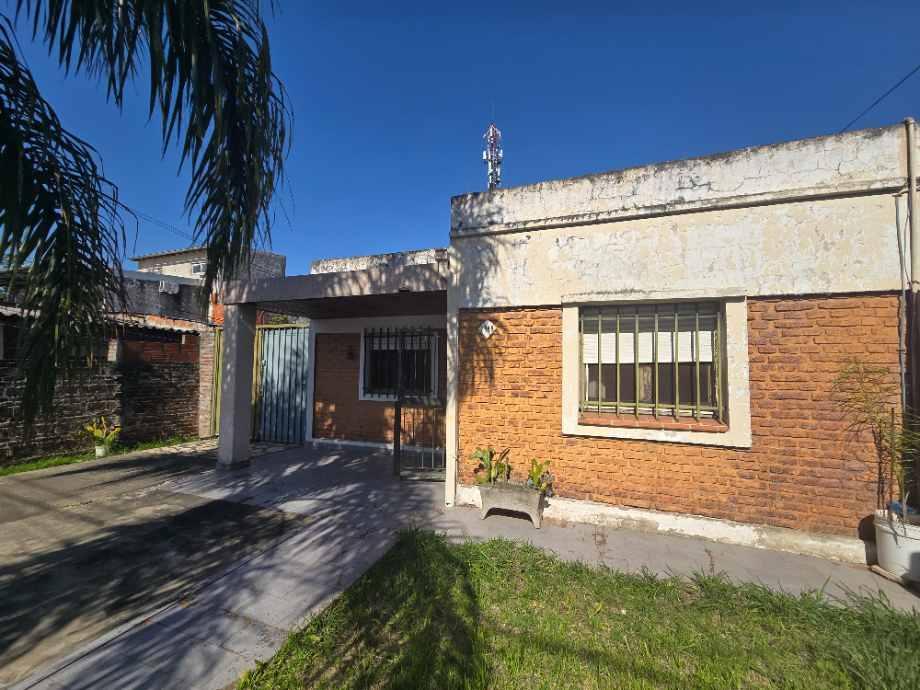 ¡Casa en Venta sobre Gran Lote – Ideal Constructor! – Morón