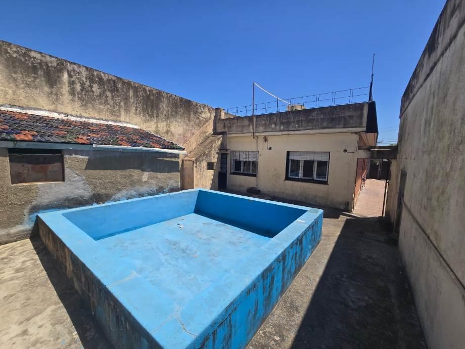 Venta de Casa + Galpon + Local. Moron. 2 Lotes Unificados 5