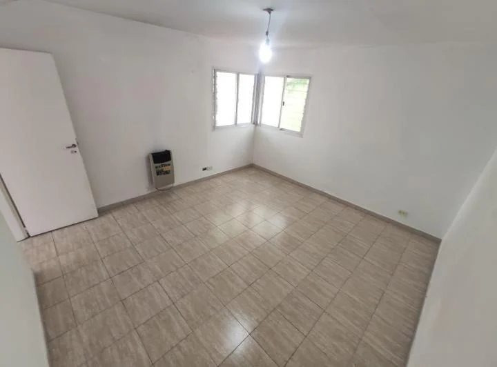 PH 3 Ambientes con Patio Interno – Alquiler en Morón Centro  4