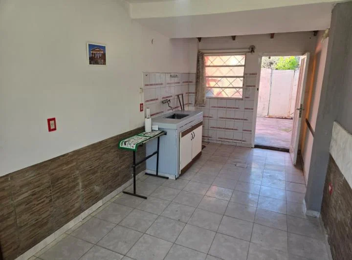 Casa 2amb Moron Sur 4