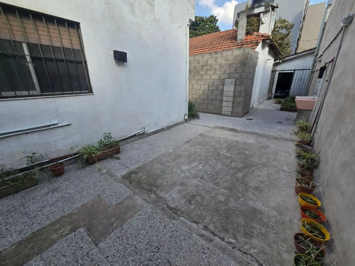 Casa en Alquiler Moron Cochera Ambientes Amplios 5