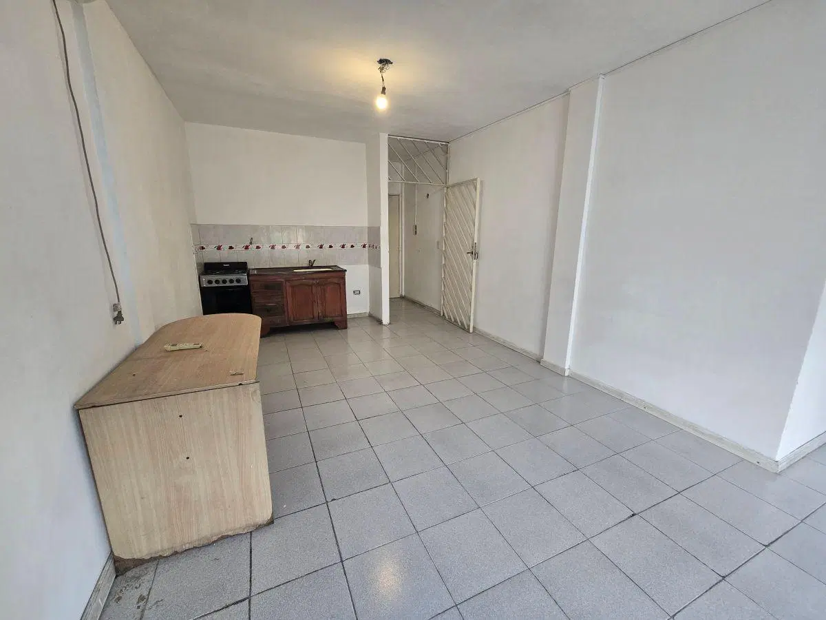 Amplio Monoambiente Moron Centro Alquiler 5