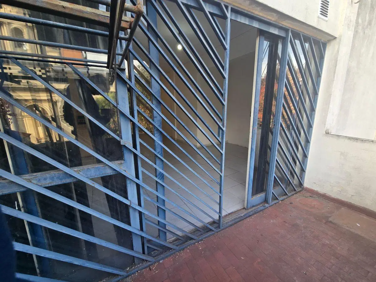 Amplio Monoambiente Moron Centro Alquiler 5