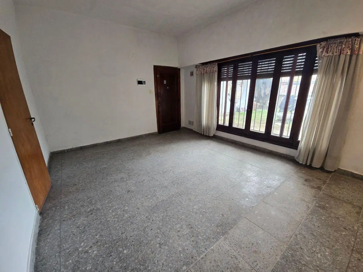 Casa Ph 70m2 Al Frente Con Cochera, Jardin y Baulera, Alquiler Moron Sur 4