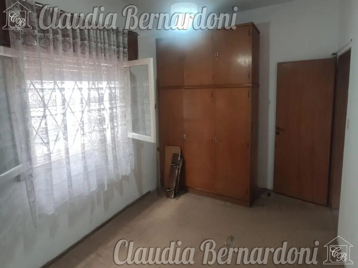 Casa de 200 m², 3 AMBIENTES con PATIO, TERRAZA Y GARAGE en VENTA en Morón 2