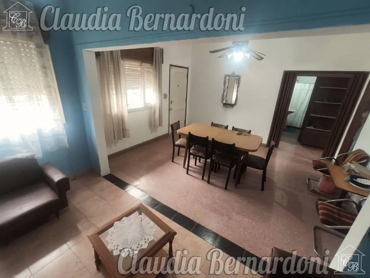 Casa de 200 m², 3 AMBIENTES con PATIO, TERRAZA Y GARAGE en VENTA en Morón 4