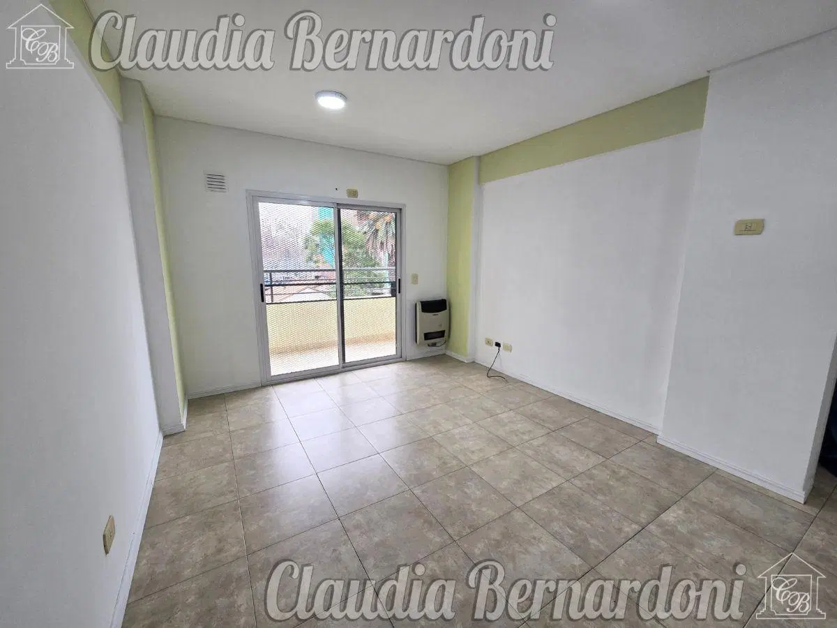 Depto de 46m², 2 Ambs. con Balcón en Moron Centro en Alquiler 1