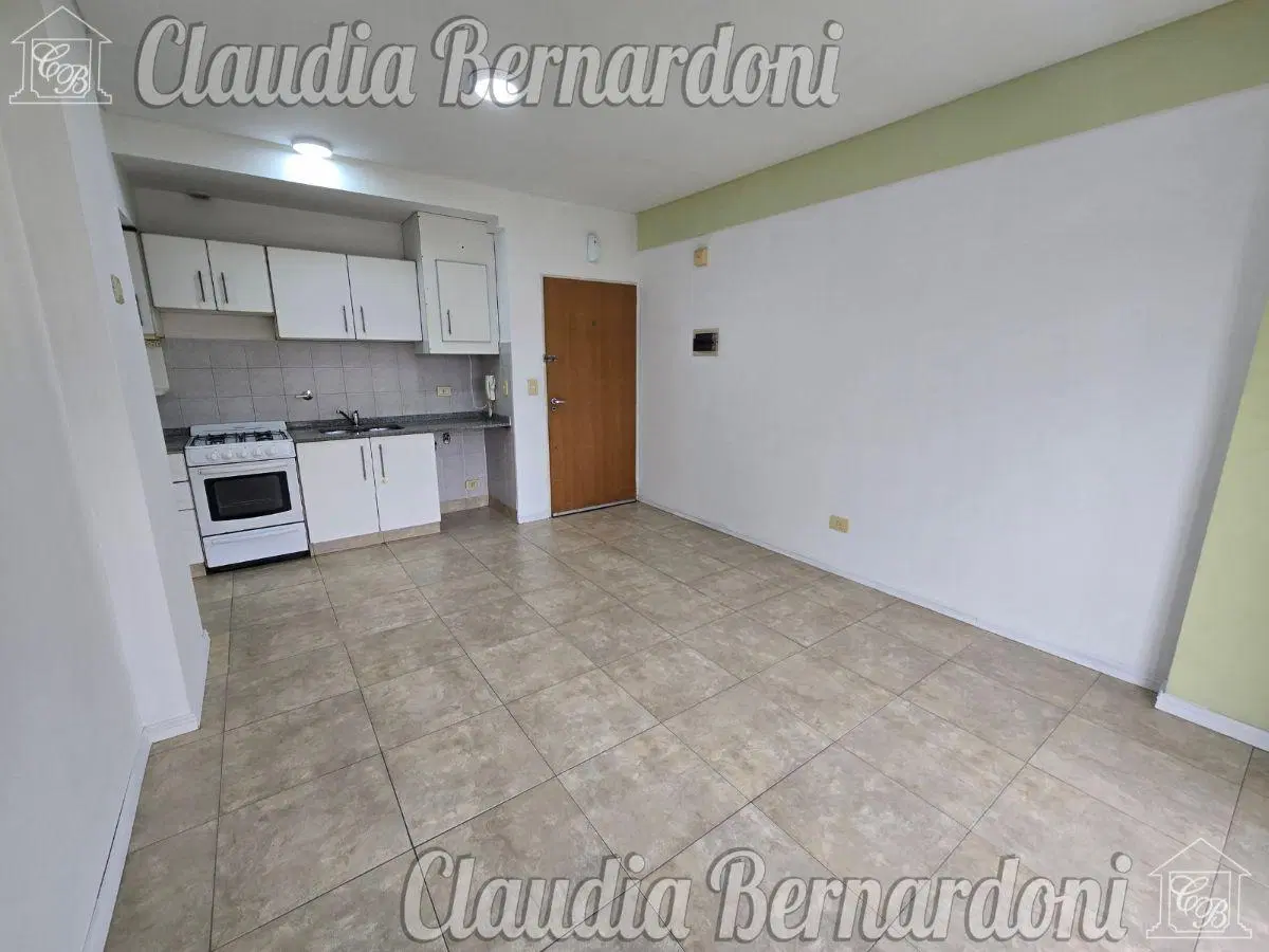 Depto de 46m², 2 Ambs. con Balcón en Moron Centro en Alquiler 2