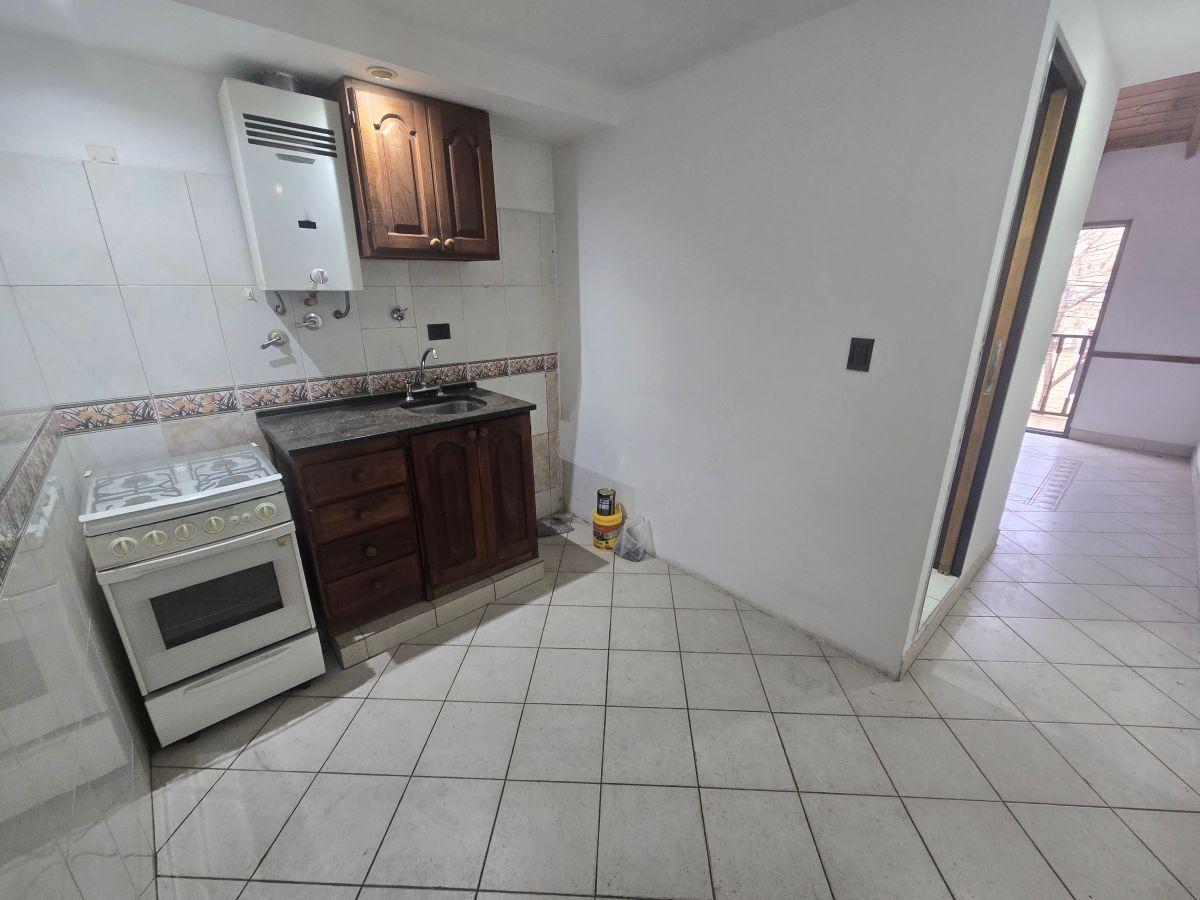 Foto de Departamento 2 Ambientes de 44 m² con balcón en alquiler en Morón. SIN Expensas, imagen 1