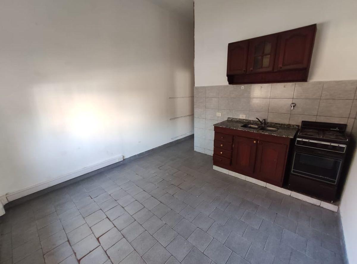 Foto de PH de 37 m²2 Ambientes c/ Patio en alquiler en Castelar, imagen 3
