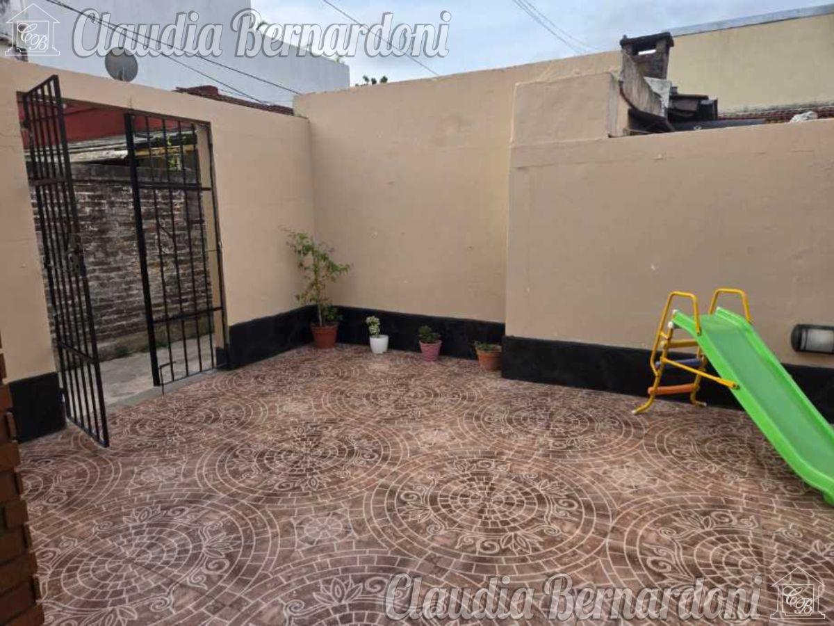Foto de PH de 160 m² 4 Ambientes con Patio y Jardin en Venta en Castelar, imagen 5