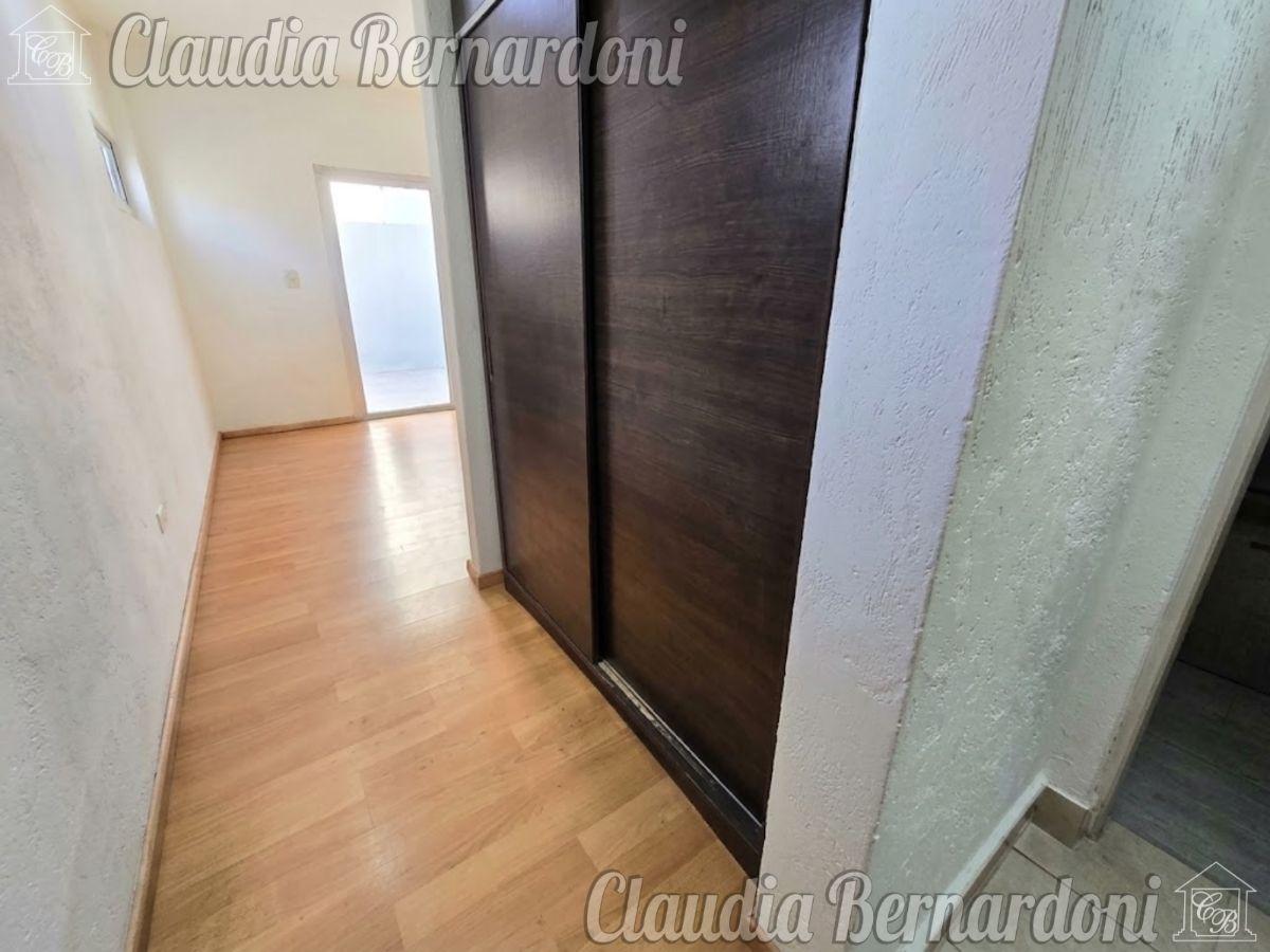 Foto de Monoambiente de 30 m² con Patio en venta en Morón, imagen 2