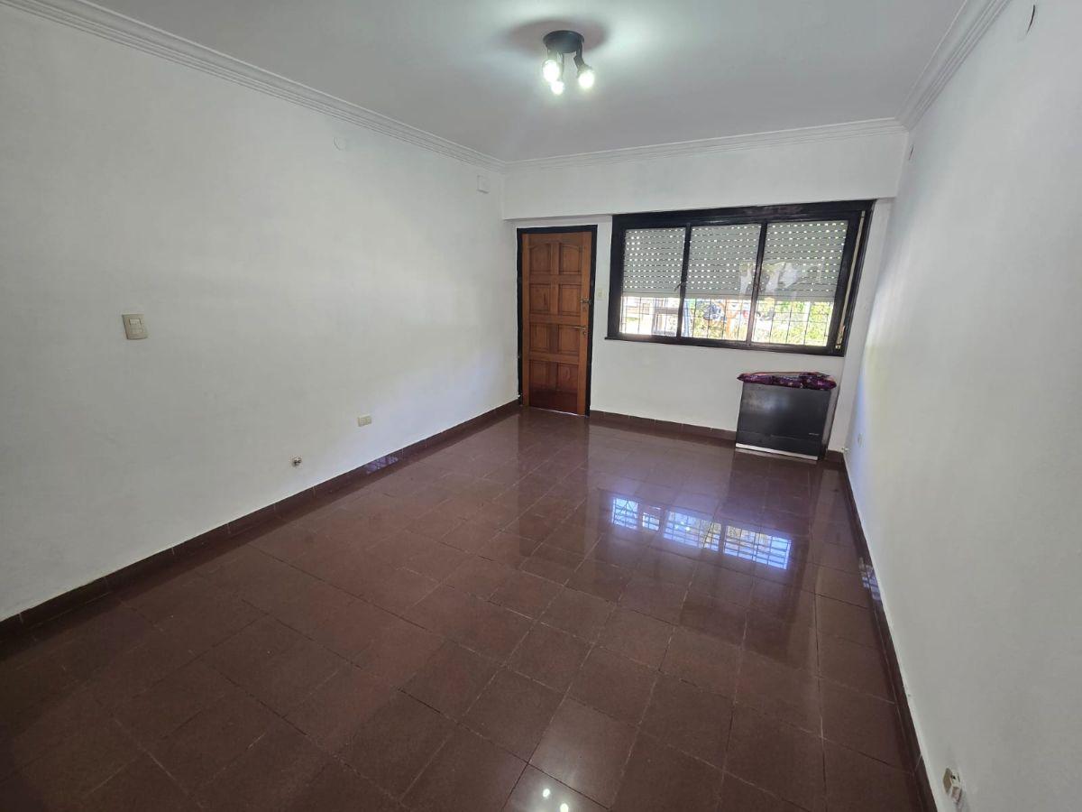 Foto de Casa Luminosa y Moderna en Moron centro con Cochera Patio, imagen 3