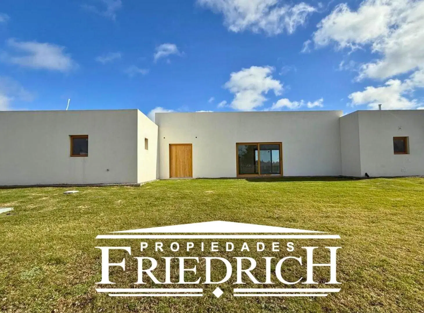 Casa en Venta - Everlinks Golf & Country Club -  Lujan 3