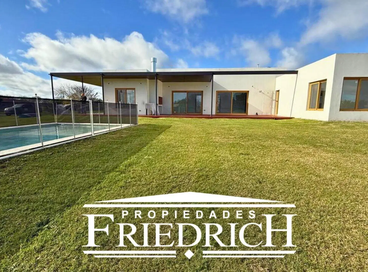 Casa en Venta - Everlinks Golf & Country Club -  Lujan 6