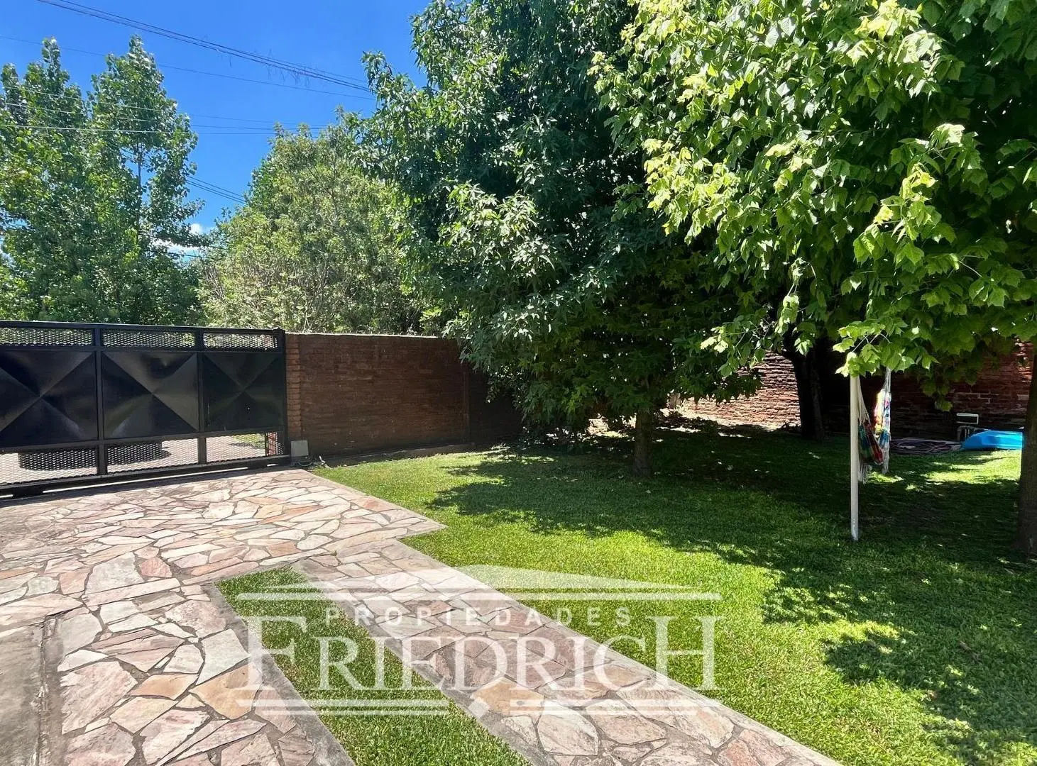 CASA EN VENTA - GENERAL RODRIGUEZ 2