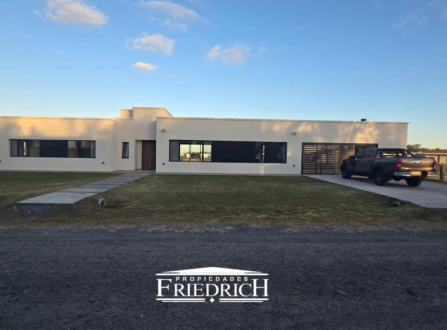 CASA EN VENTA LOS JUNCOS LUJAN 4