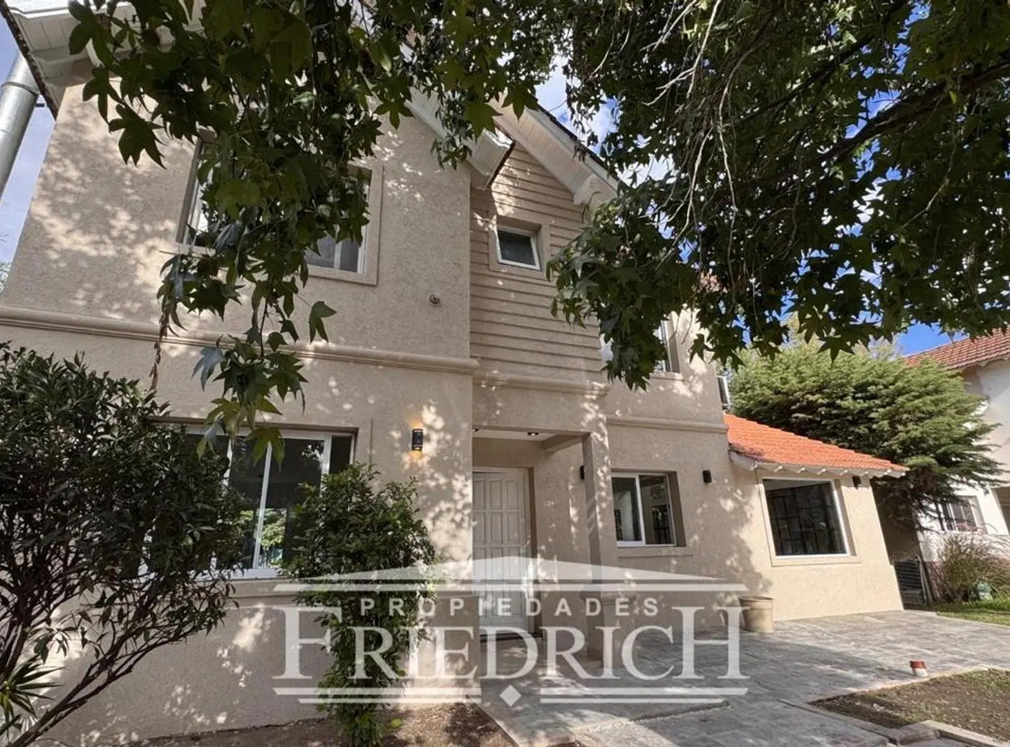 CASA EN VENTA HARAS MARIA ELENA 4