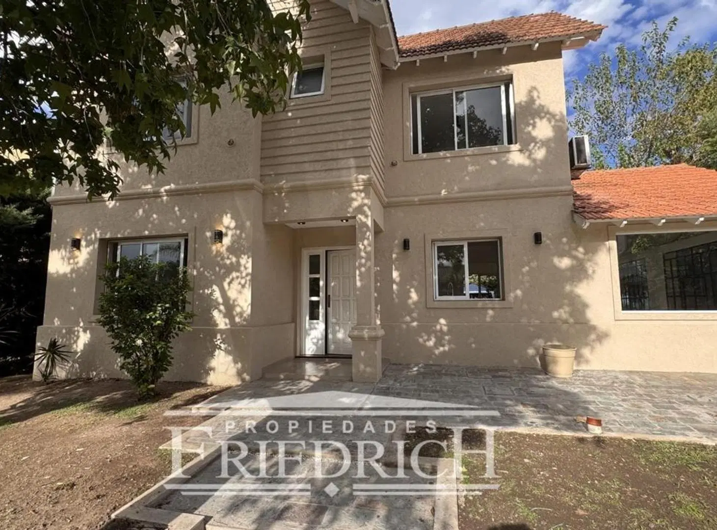 CASA EN VENTA HARAS MARIA ELENA 3