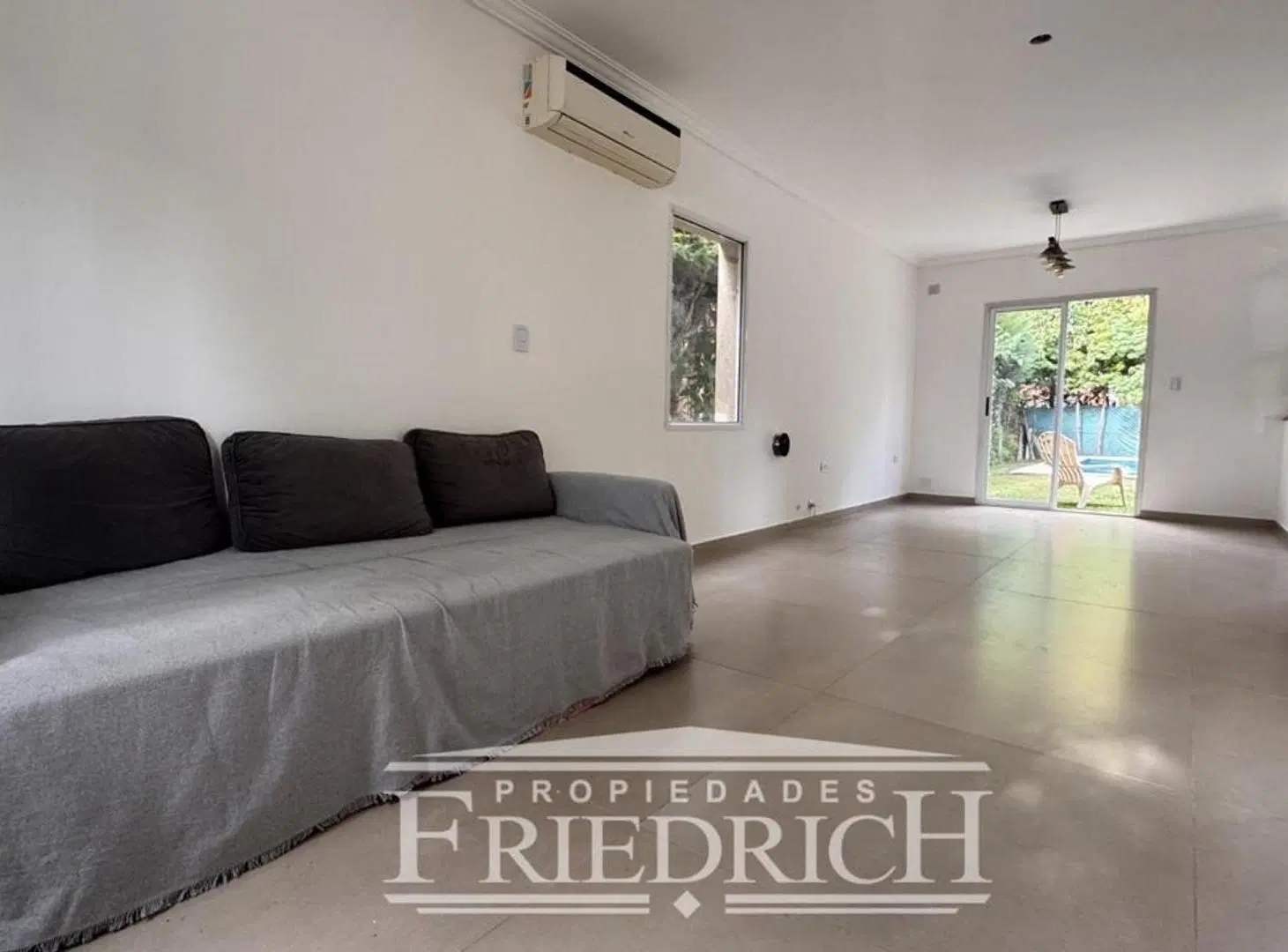CASA EN VENTA HARAS MARIA ELENA 2