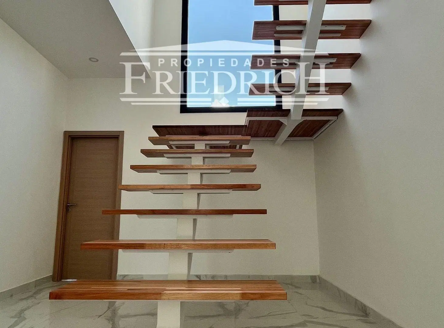 CASA EN VENTA - Barrio CERRADO LOS JUNCOS - LUJÁN 8
