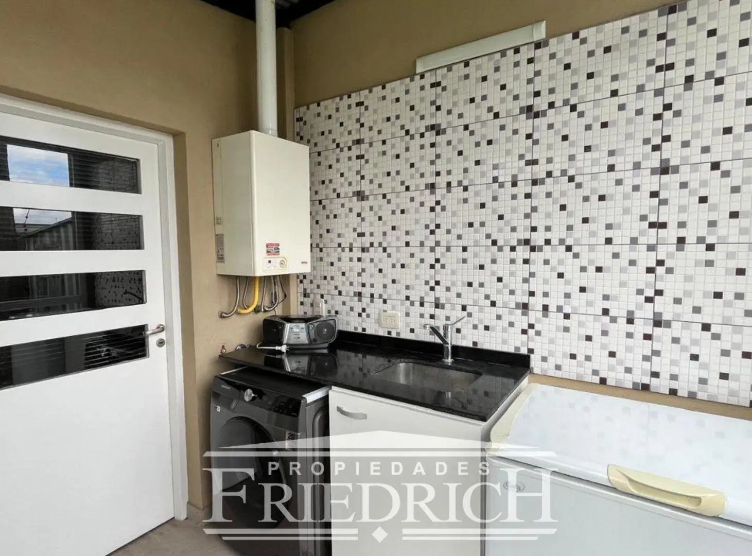 CASA EN VENTA CARDENAL DEL MONTE GRAL RODRIGUEZ 4