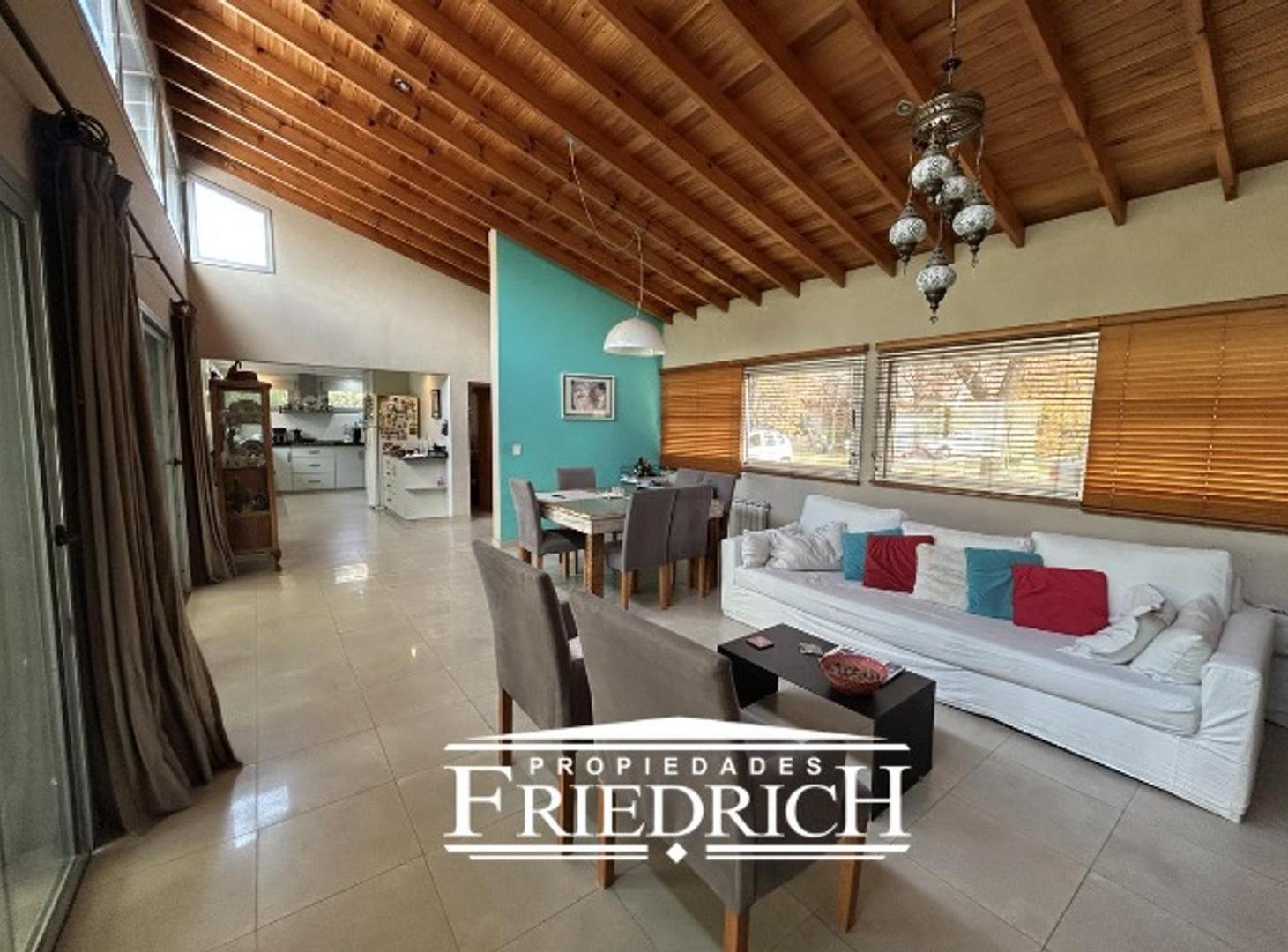 Foto de Casa en venta Club de Campo Los Puentes Lujan financia, imagen 4