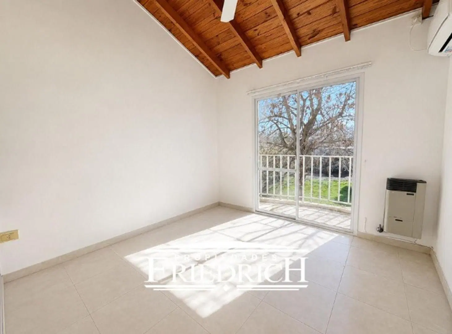 Casa en venta Club de Campo Los Puentes Lujan 2