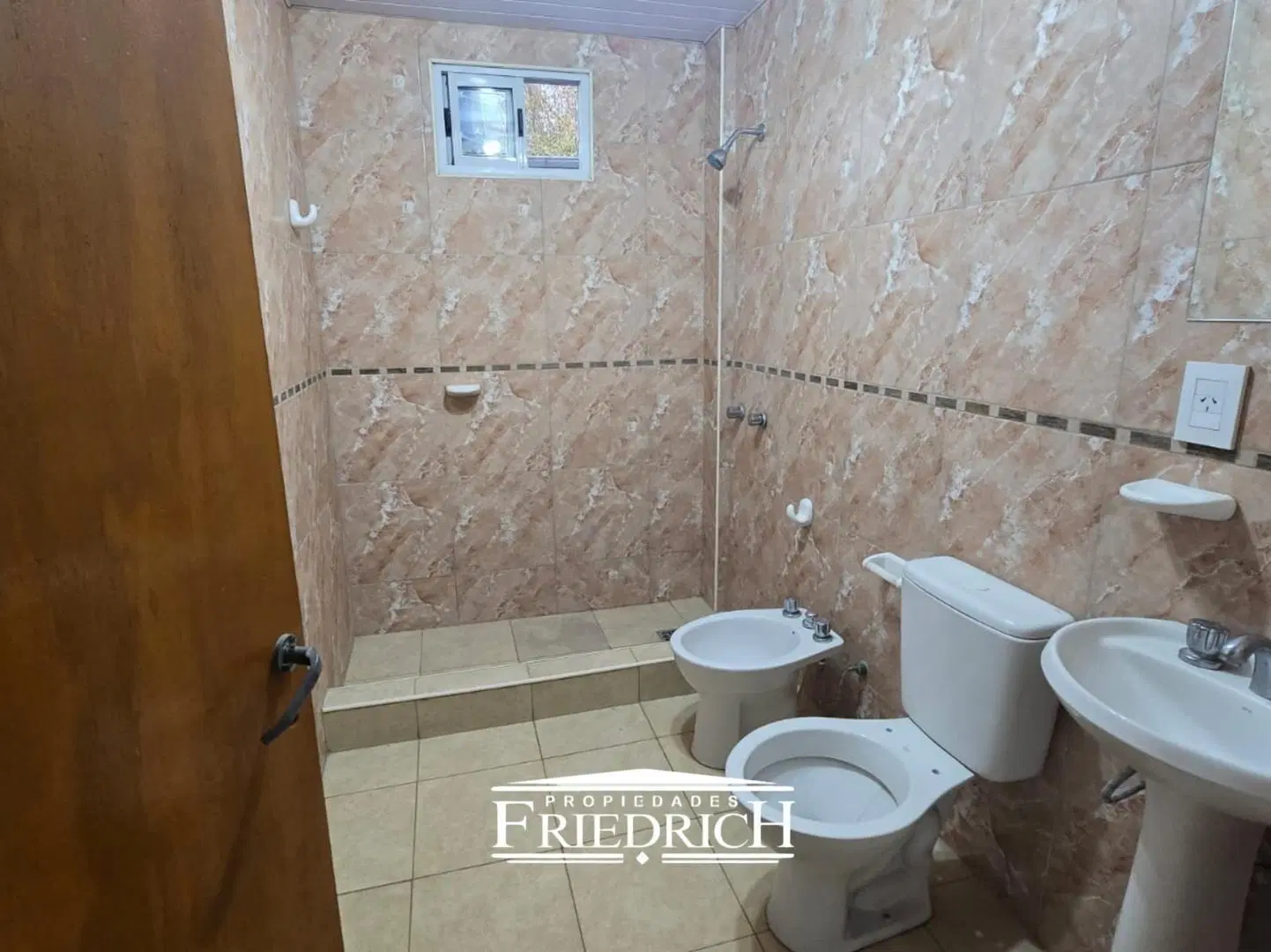 DPTO EN ALQUILER EVA PERON 71 8