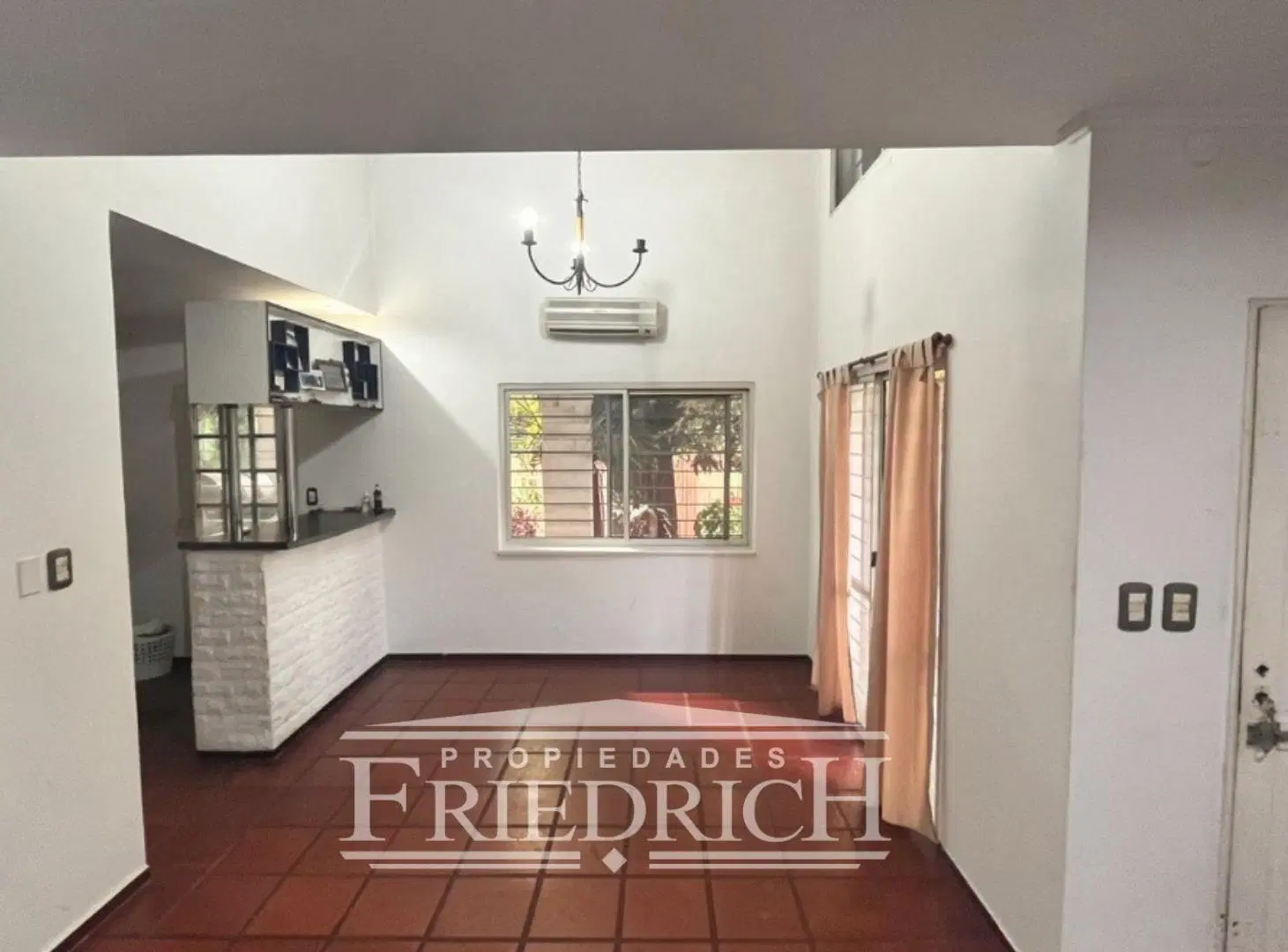CASA EN VENTA - GENERAL RODRIGUEZ 8