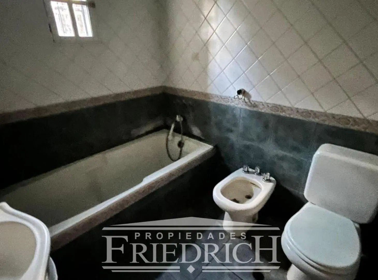 CASA EN VENTA - A RECICLAR - GENERAL RODRIGUEZ 4