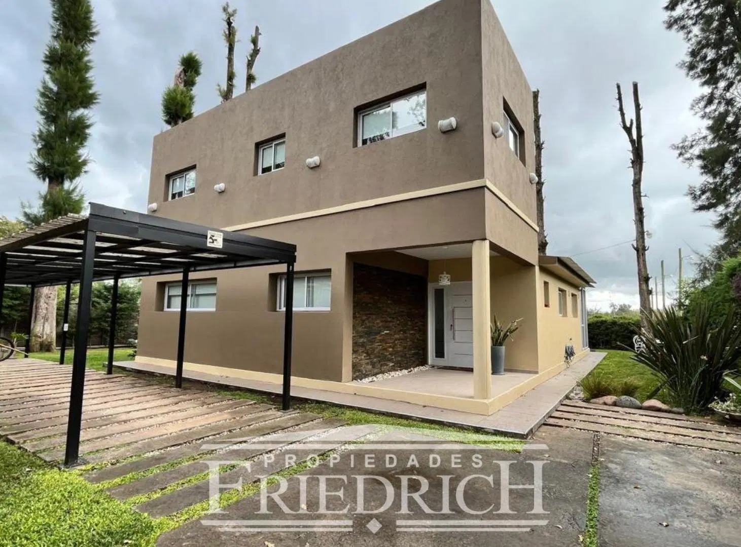 CASA EN VENTA - CLUB DE CAMPO CARDENAL DEL MONTE 2