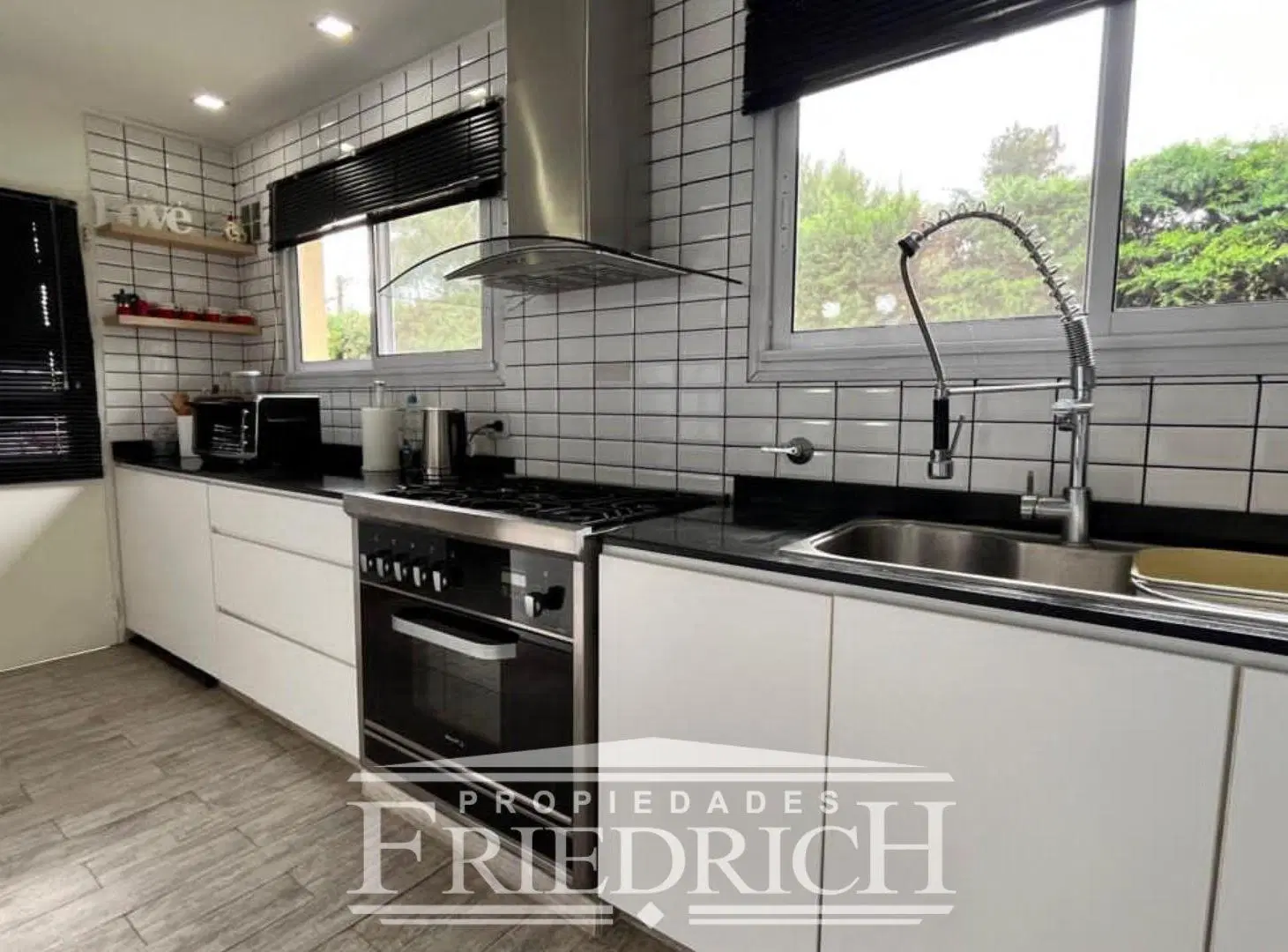 CASA EN VENTA - CLUB DE CAMPO CARDENAL DEL MONTE 5