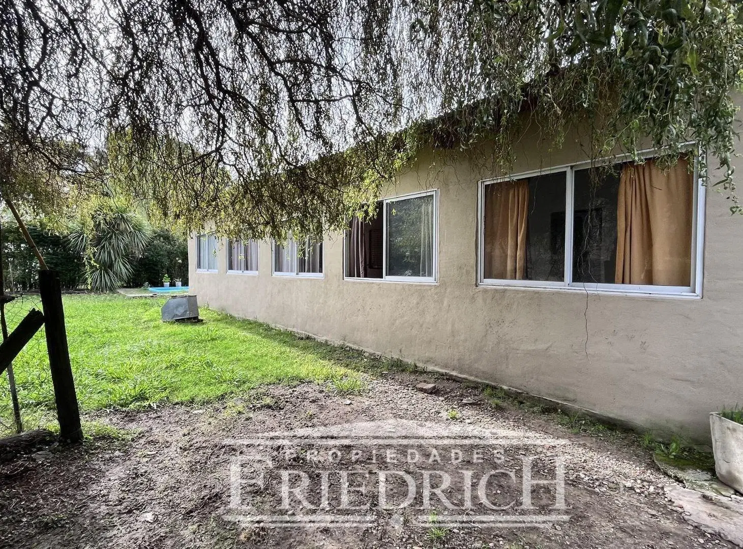 CASA EN VENTA EN GENERAL RODRIGUEZ 2
