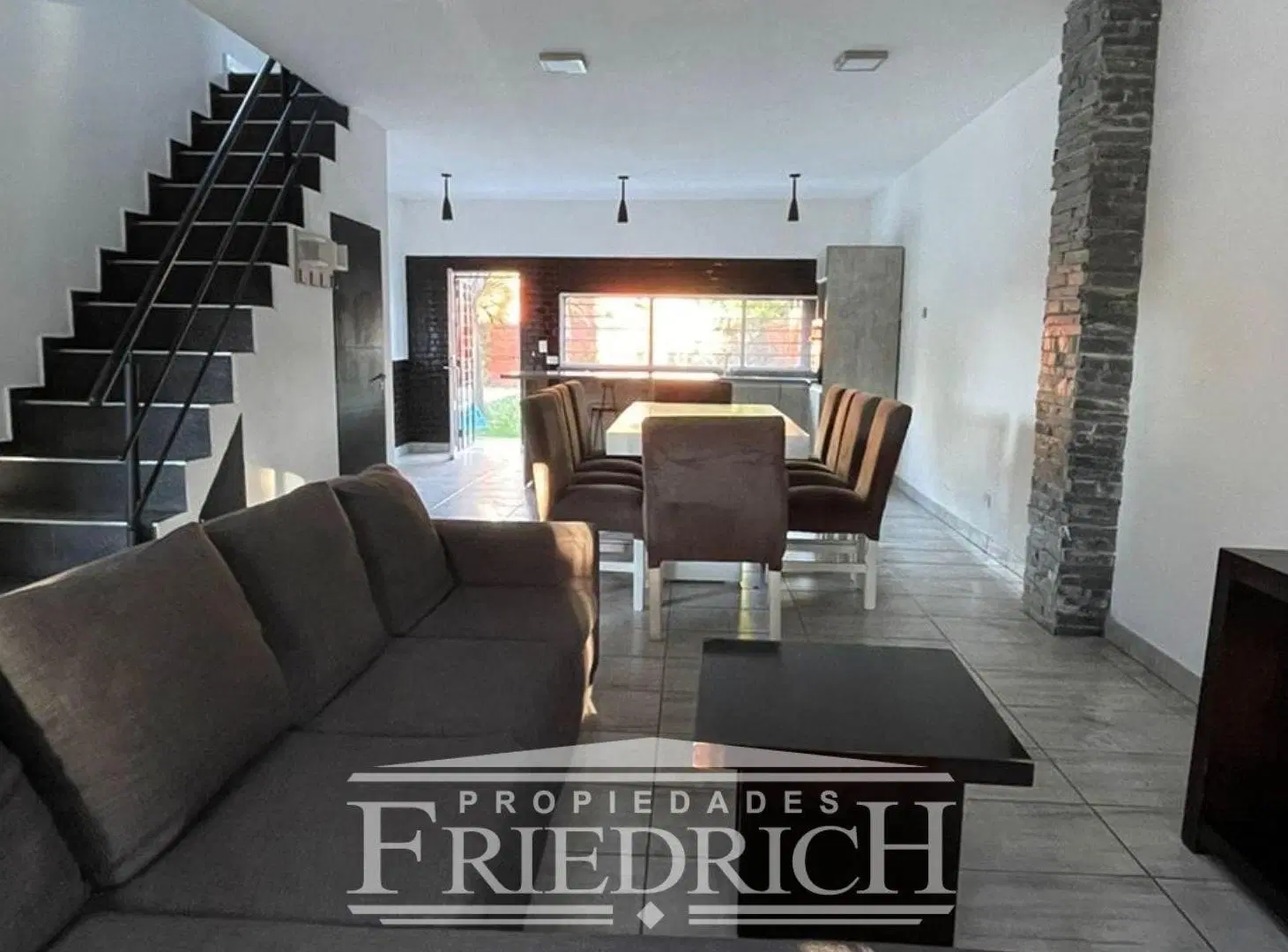 Casa con Piscina en Venta - General Rodríguez 2