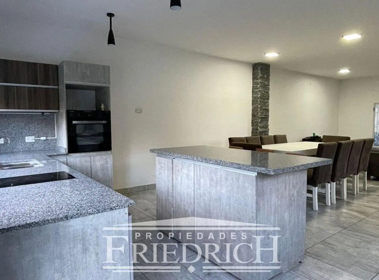 Casa con Piscina en Venta - General Rodríguez 5