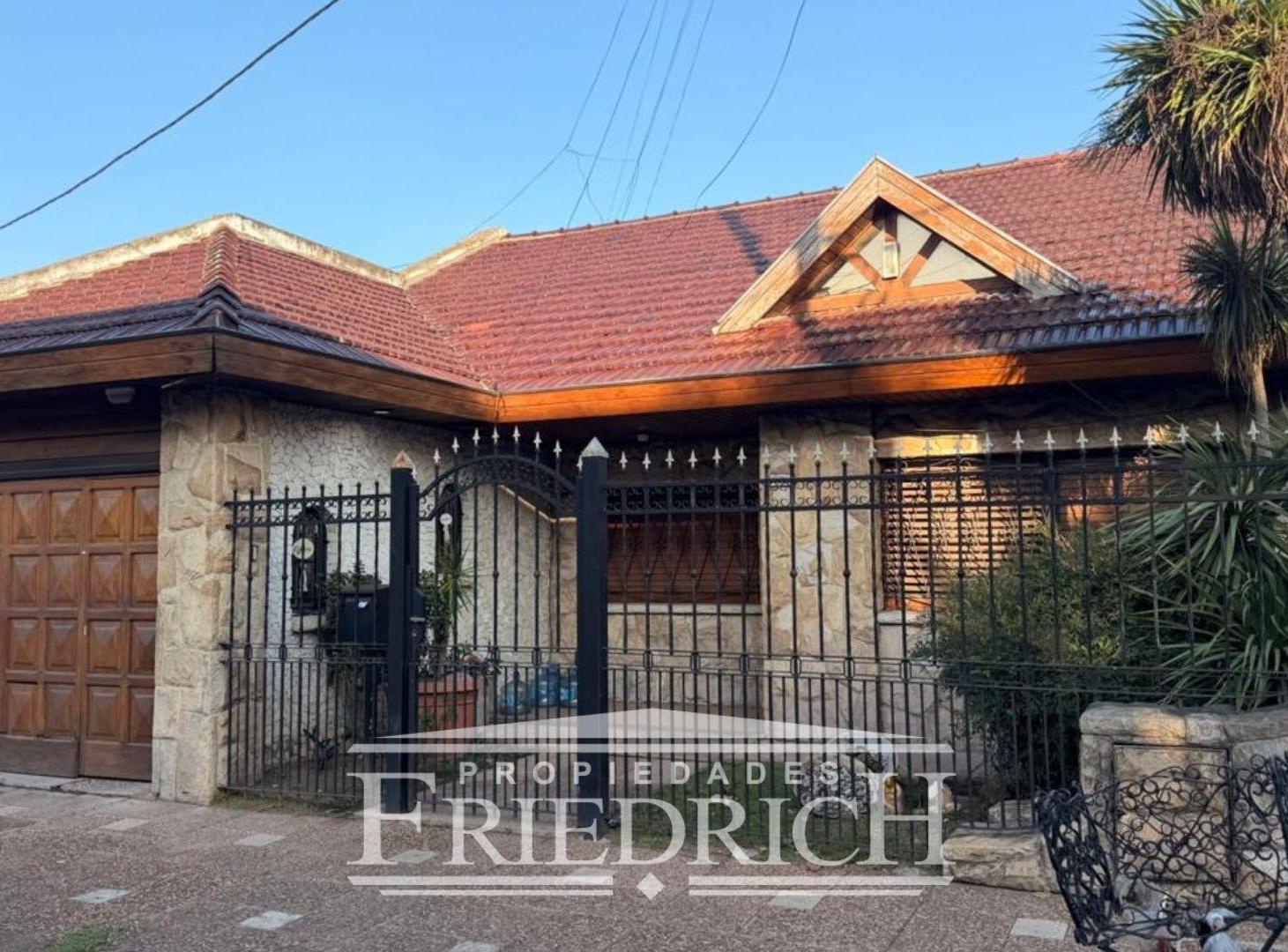 Foto de CASA EN VENTA - MORÒN - ACEPTA VEHICULO EN PARTE DE PAGO, imagen 2