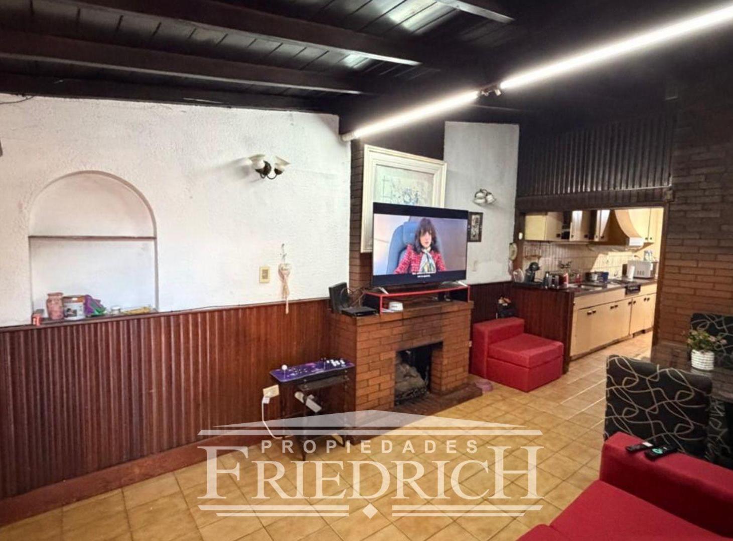Foto de CASA EN VENTA - MORÒN - ACEPTA VEHICULO EN PARTE DE PAGO, imagen 1