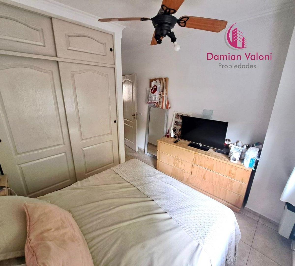 Venta Excelente 3 Ambientes con Patio y Cochera 4