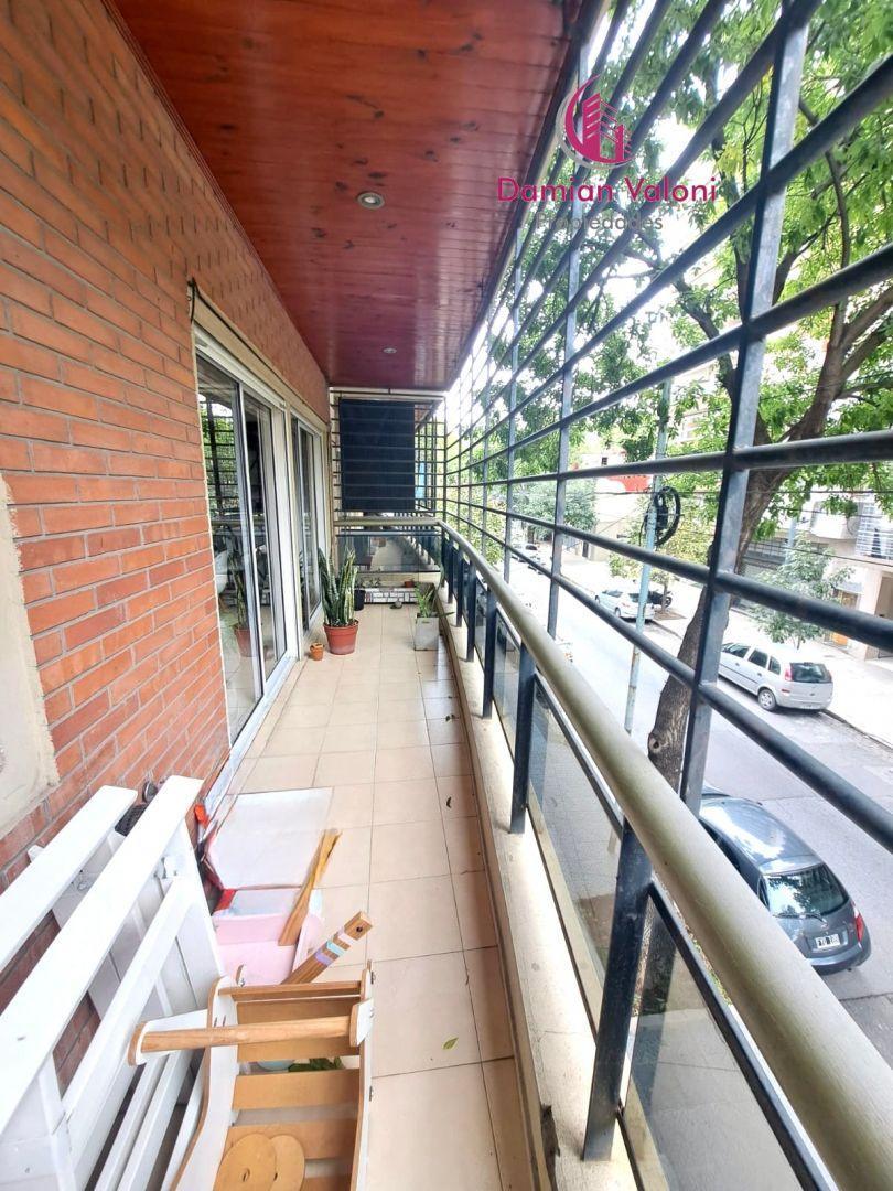 Venta Excelente 3 Ambientes con Patio y Cochera 5