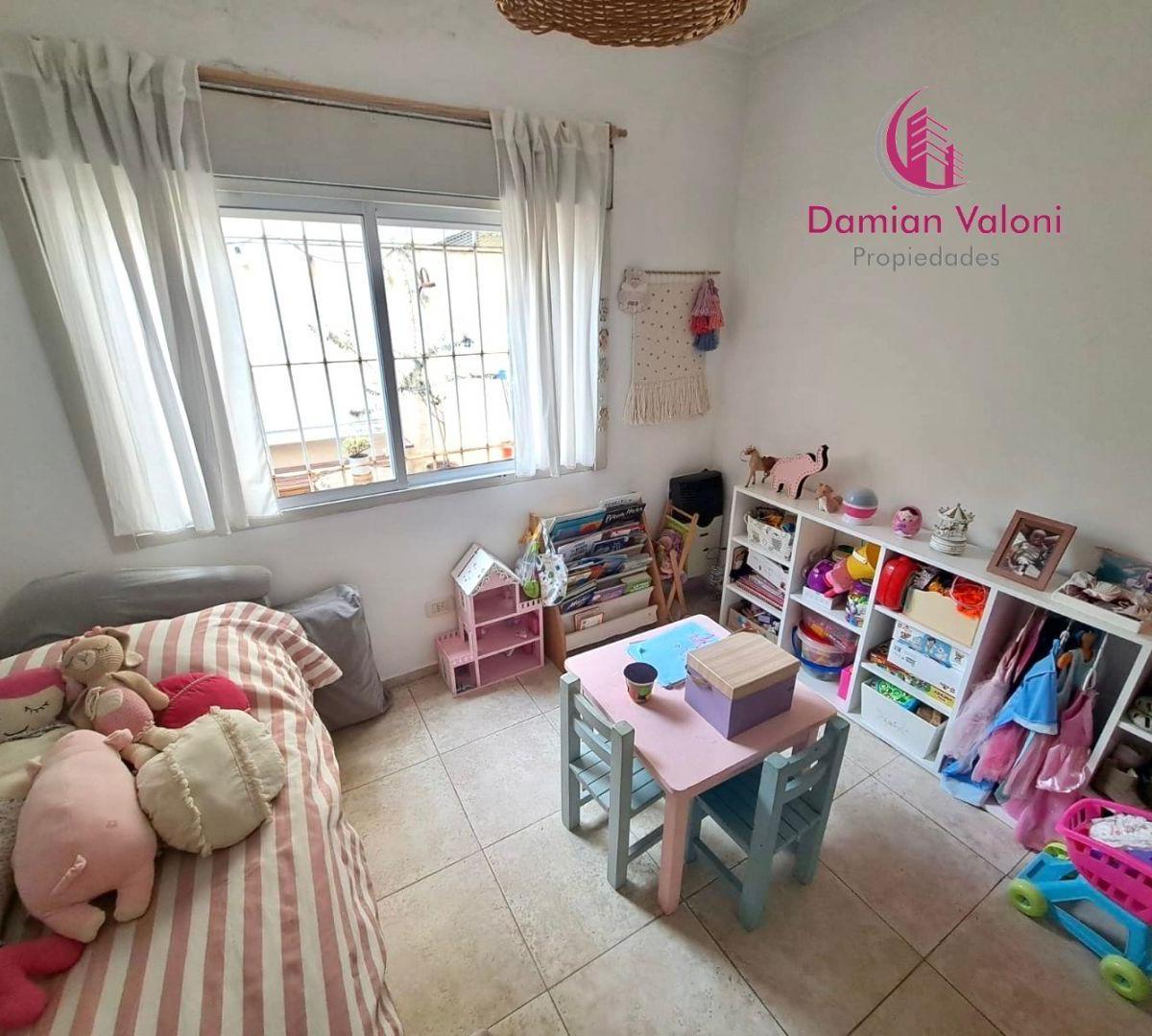 Venta Excelente 3 Ambientes con Patio y Cochera 3