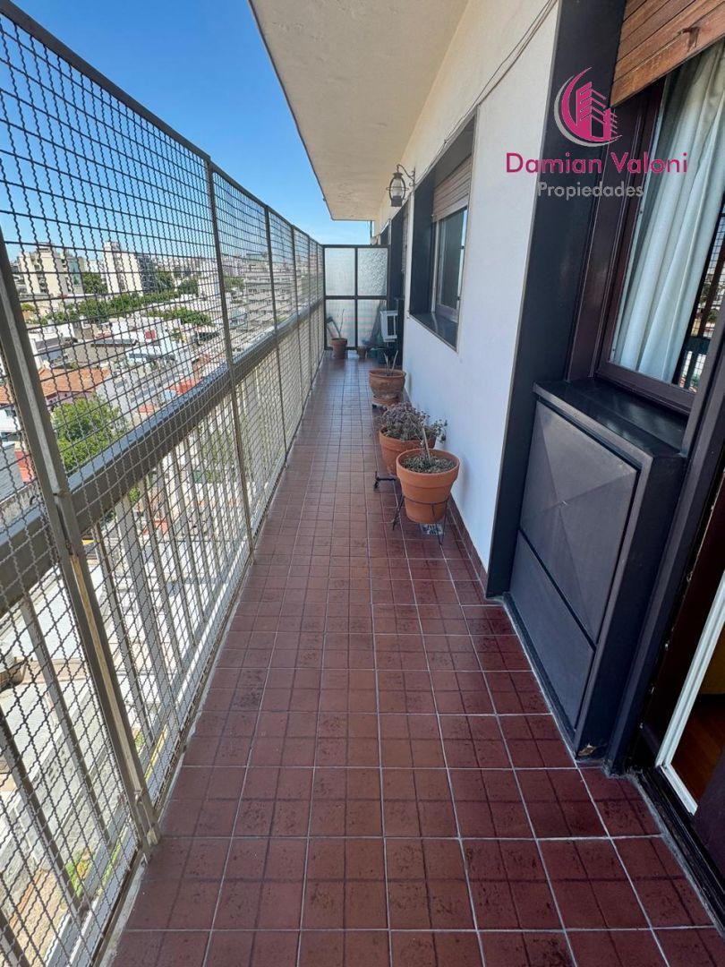 5 Ambientes con Balcon y Cochera 2